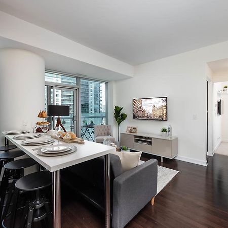 The York Boutique Suites Торонто Екстер'єр фото