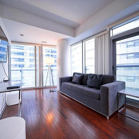 The York Boutique Suites Торонто Екстер'єр фото
