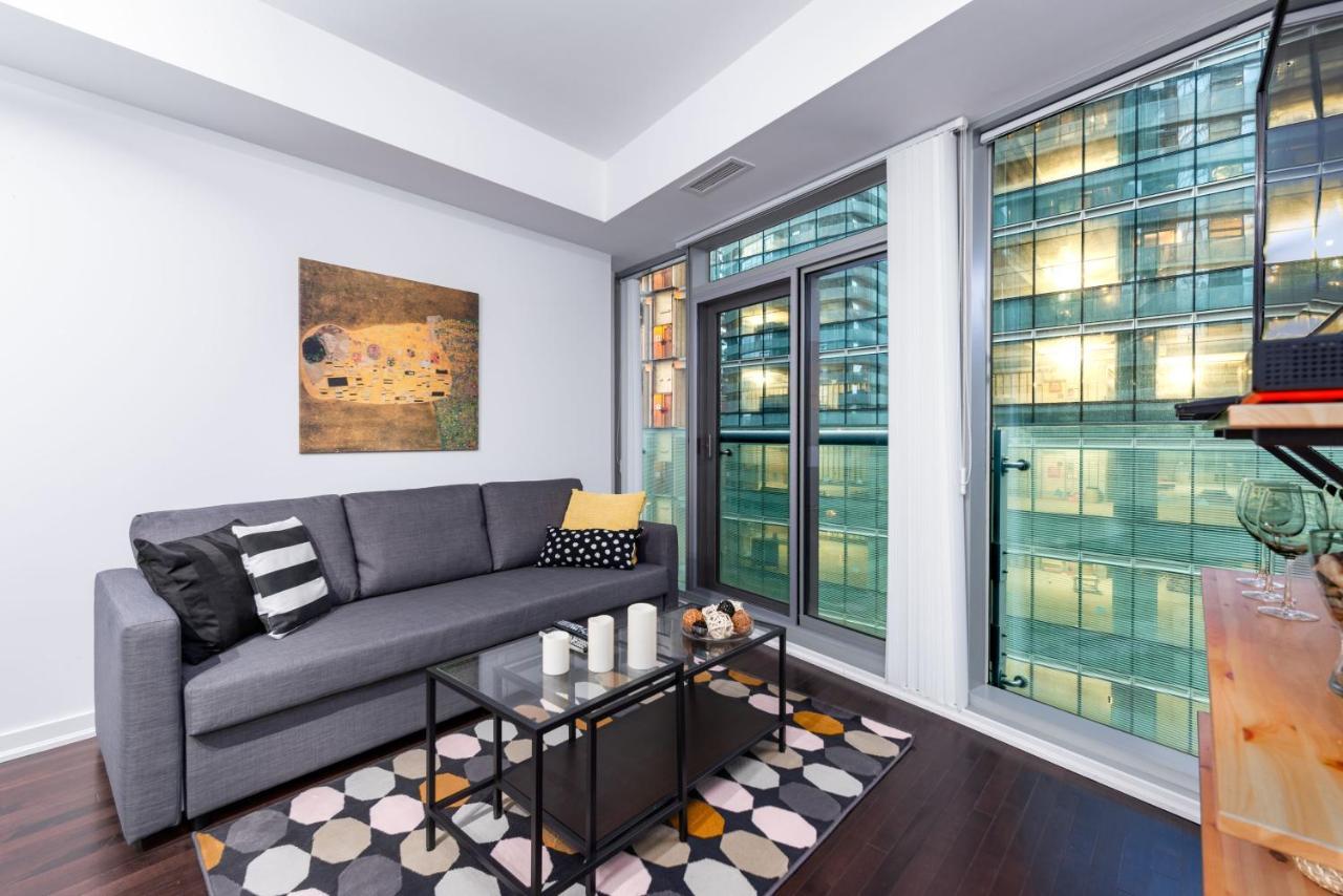 The York Boutique Suites Торонто Екстер'єр фото