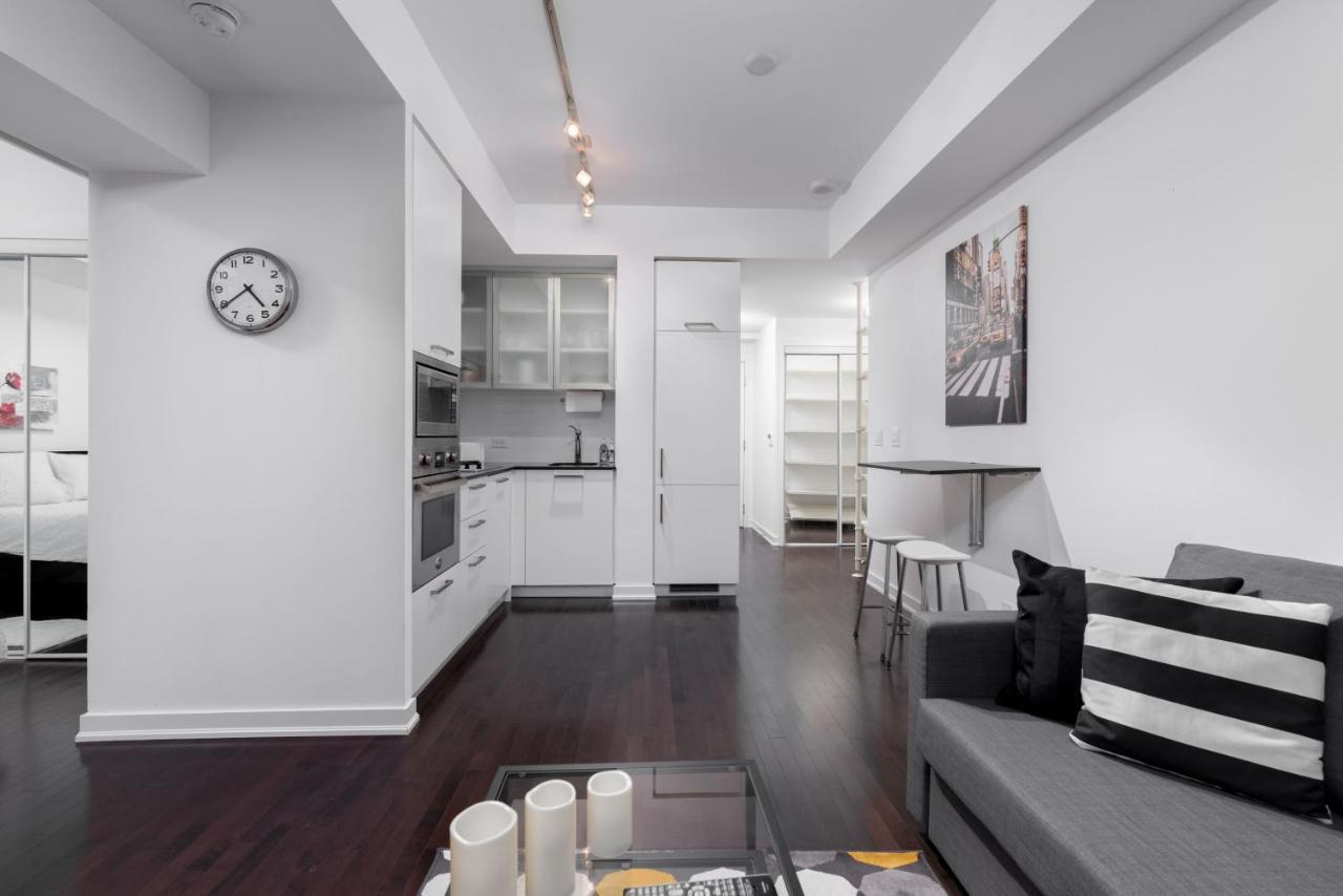 The York Boutique Suites Торонто Екстер'єр фото
