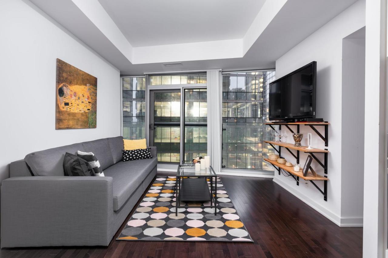 The York Boutique Suites Торонто Екстер'єр фото