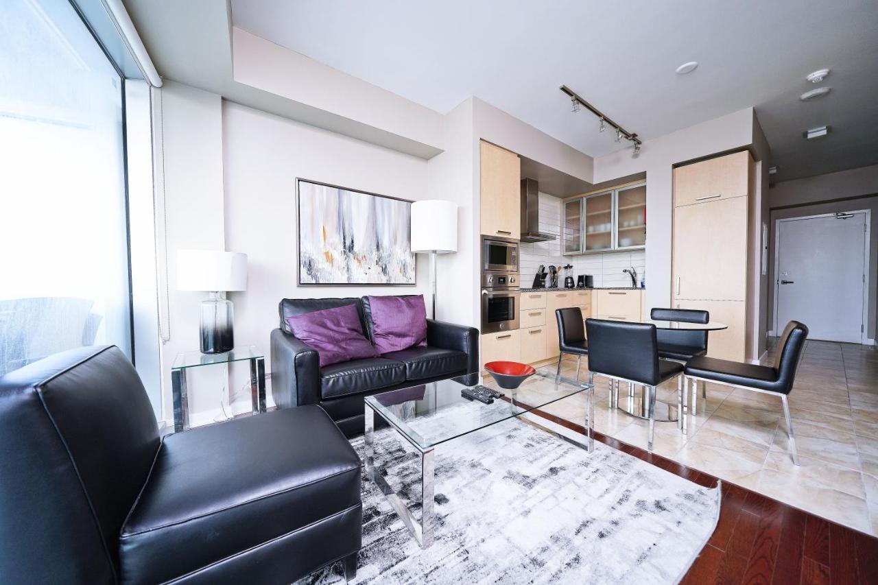 The York Boutique Suites Торонто Екстер'єр фото