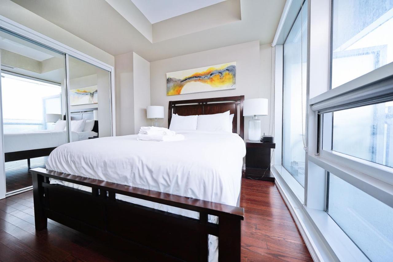 The York Boutique Suites Торонто Екстер'єр фото