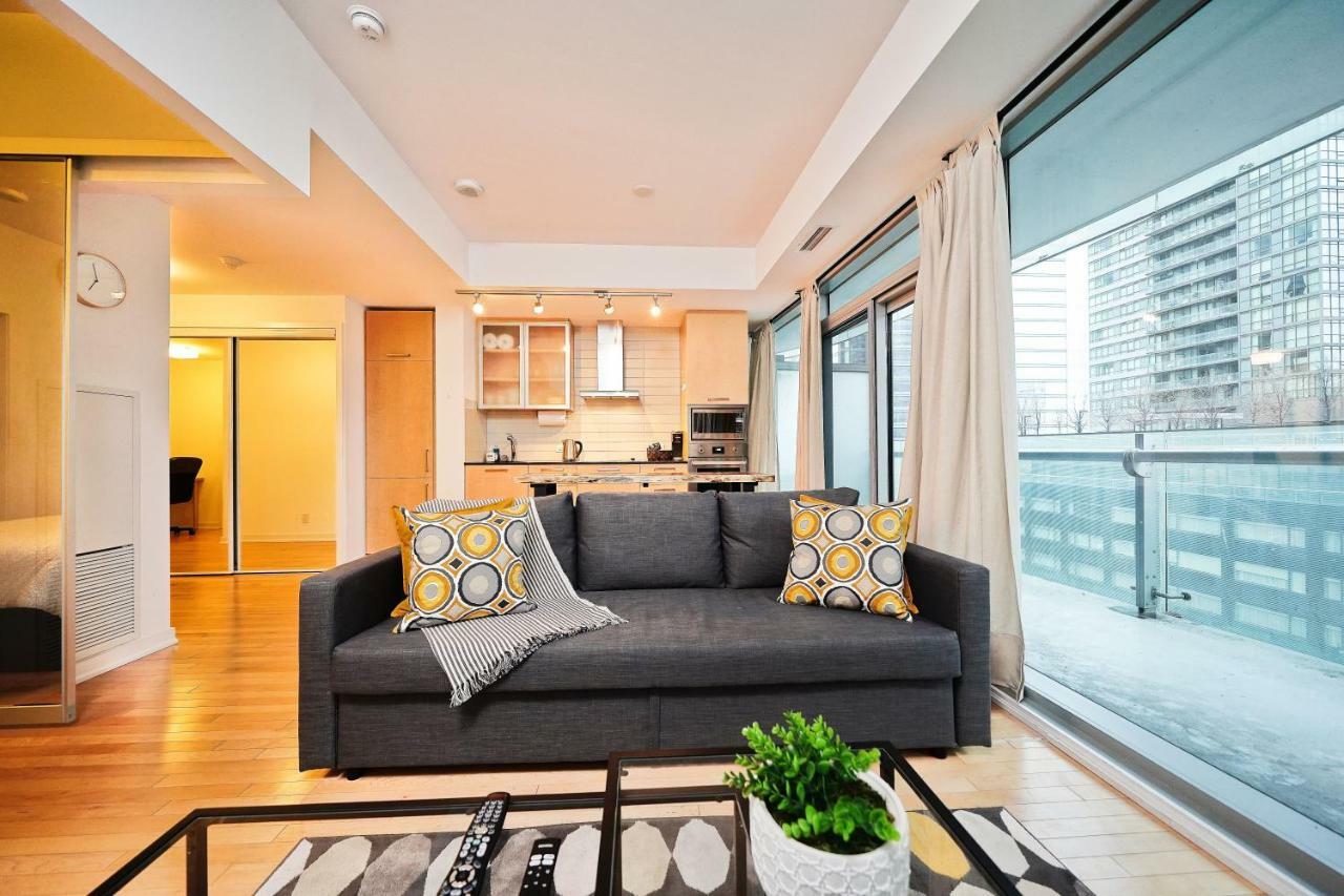 The York Boutique Suites Торонто Екстер'єр фото