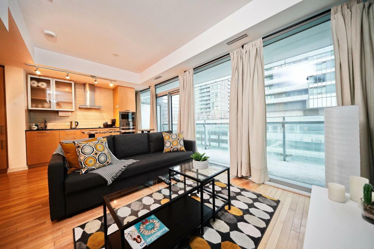 The York Boutique Suites Торонто Екстер'єр фото
