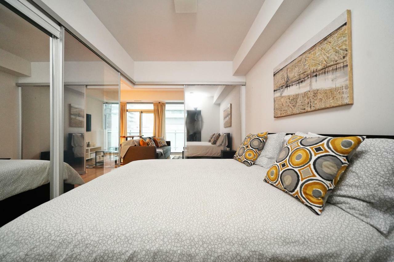 The York Boutique Suites Торонто Екстер'єр фото