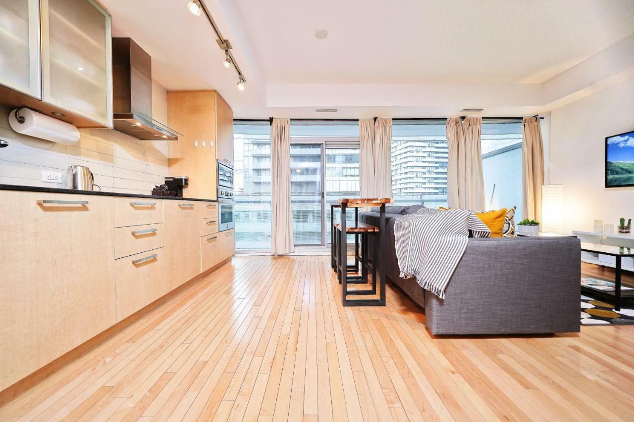 The York Boutique Suites Торонто Екстер'єр фото