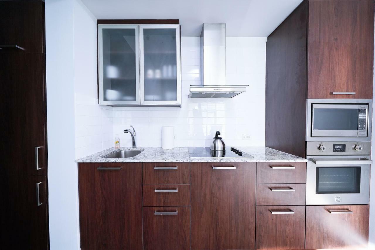 The York Boutique Suites Торонто Екстер'єр фото
