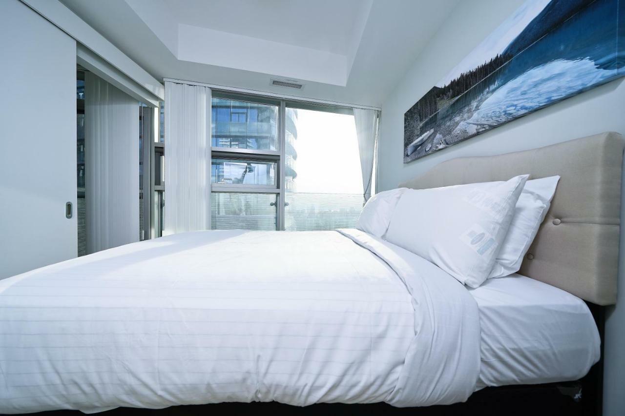 The York Boutique Suites Торонто Екстер'єр фото
