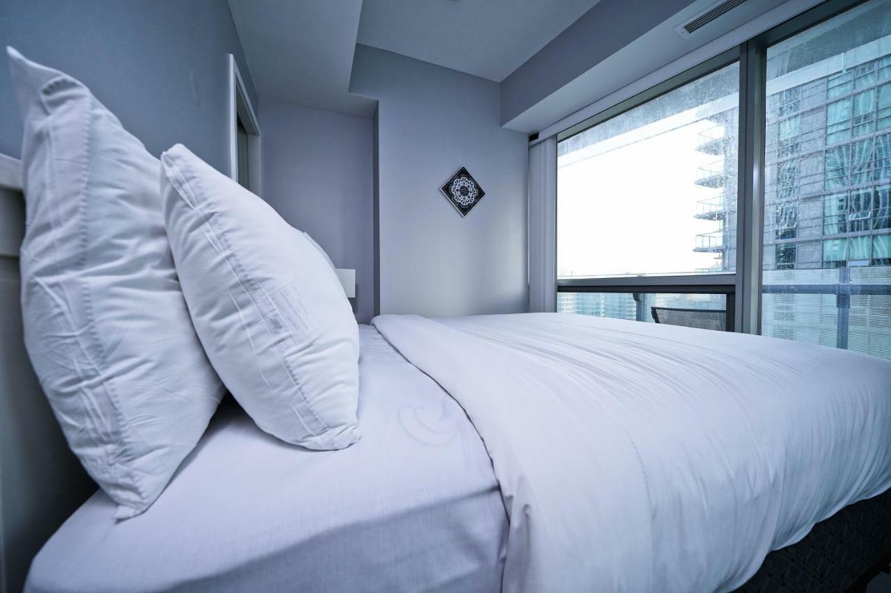 The York Boutique Suites Торонто Екстер'єр фото