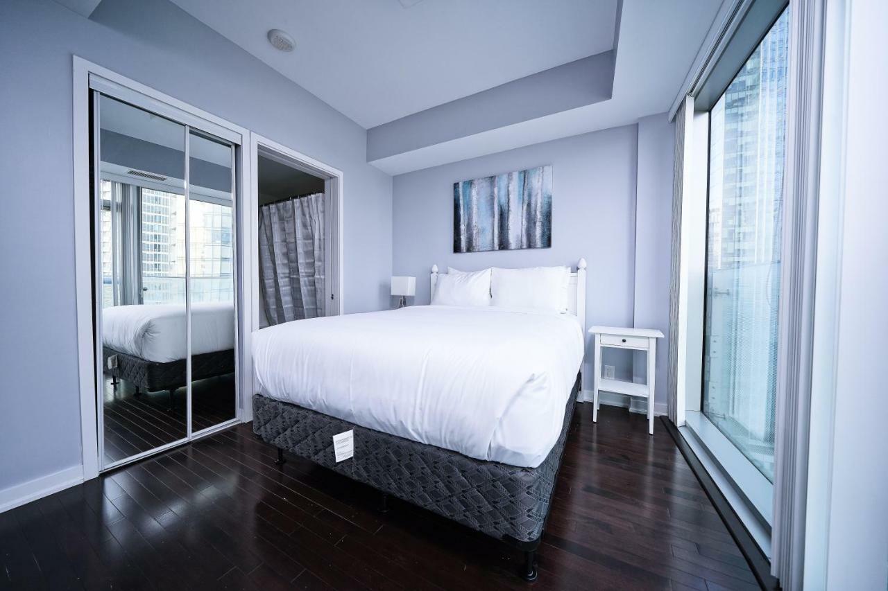The York Boutique Suites Торонто Екстер'єр фото