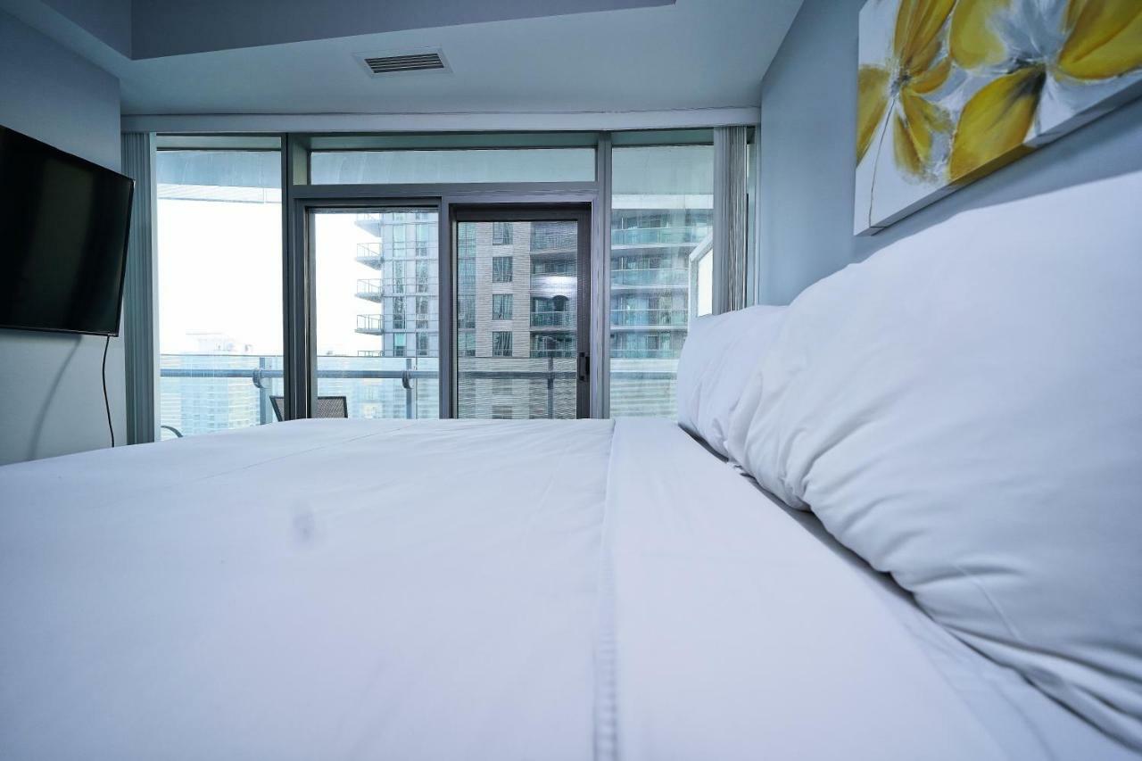 The York Boutique Suites Торонто Екстер'єр фото