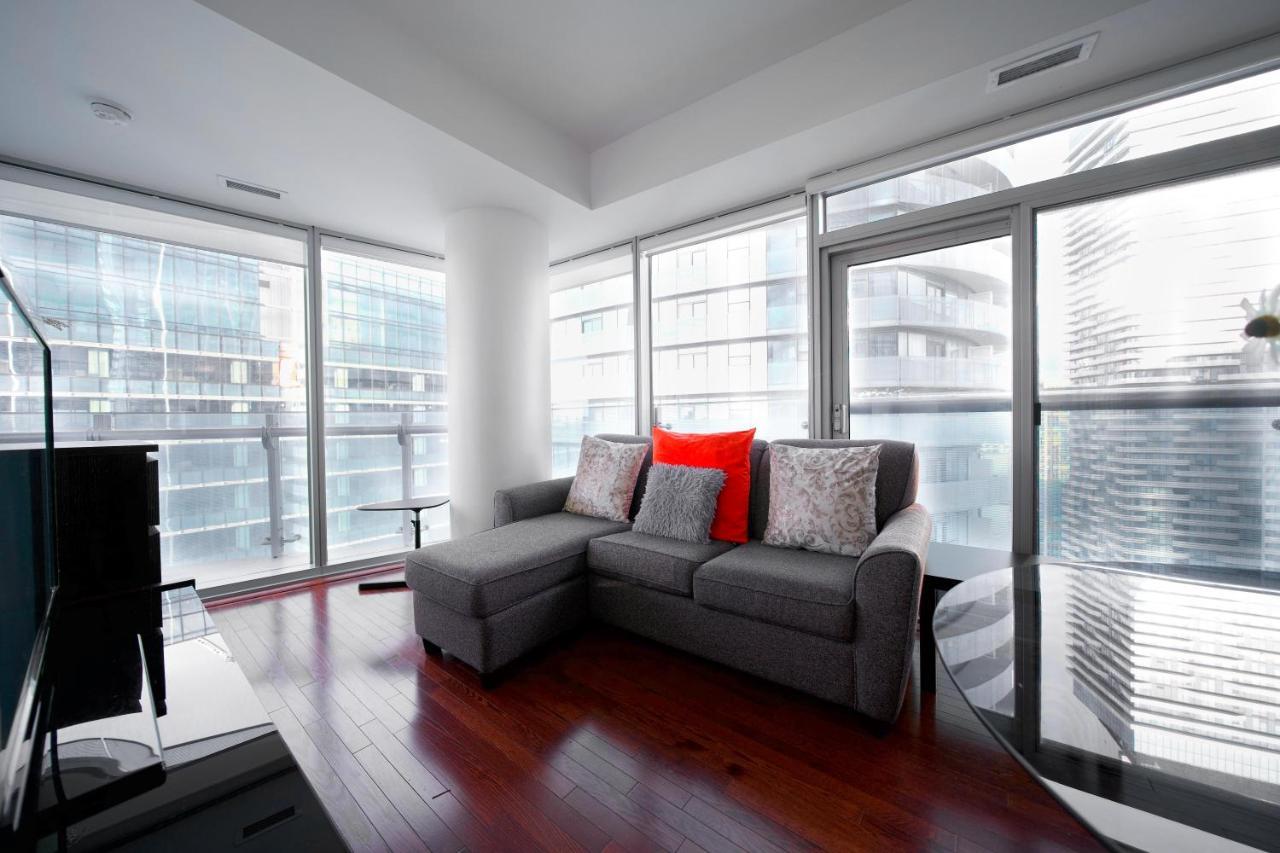 The York Boutique Suites Торонто Екстер'єр фото